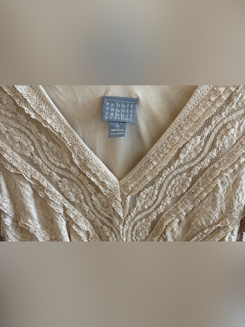 rabbit rabbit rabbit DESIGNS SIZE 12 V-CUT STYLE LACE DRESS IVORY - TAN GREAT! - Picture 2 of 4